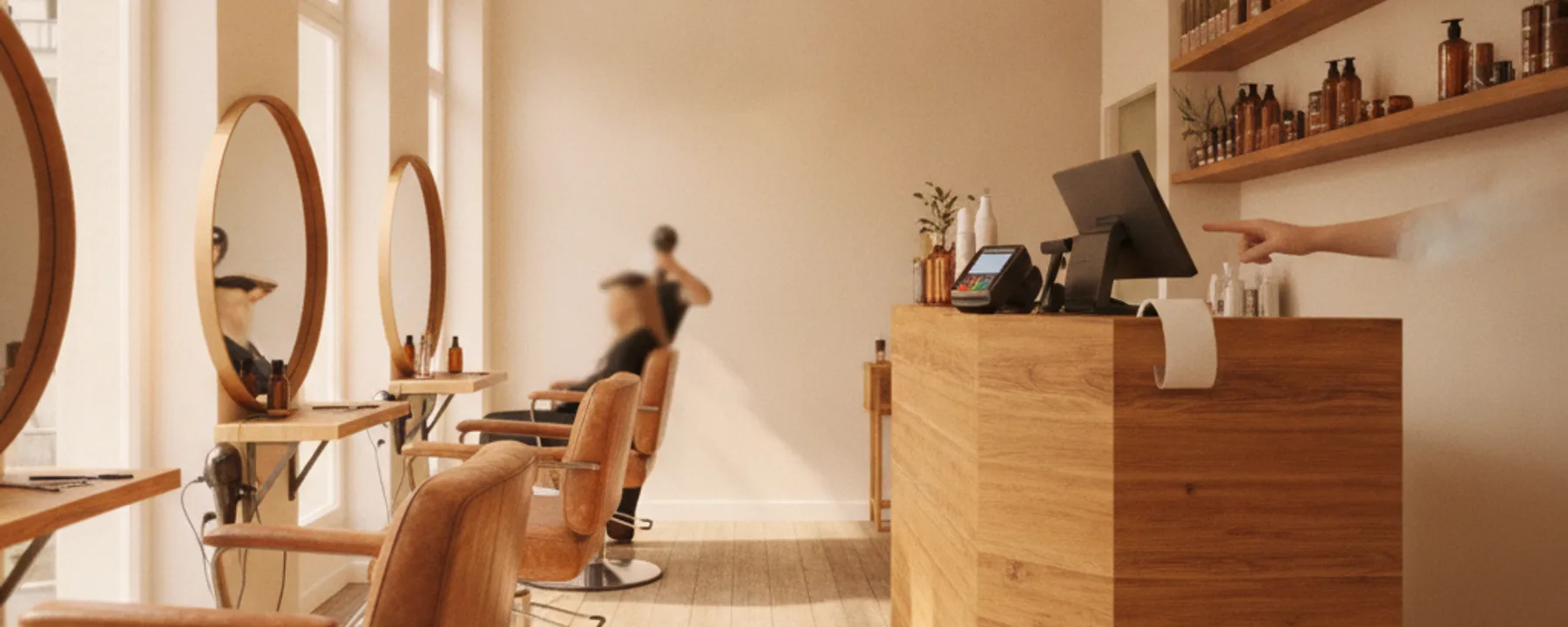 Weite Ansicht eines Coiffeursalons mit Empfangskasse